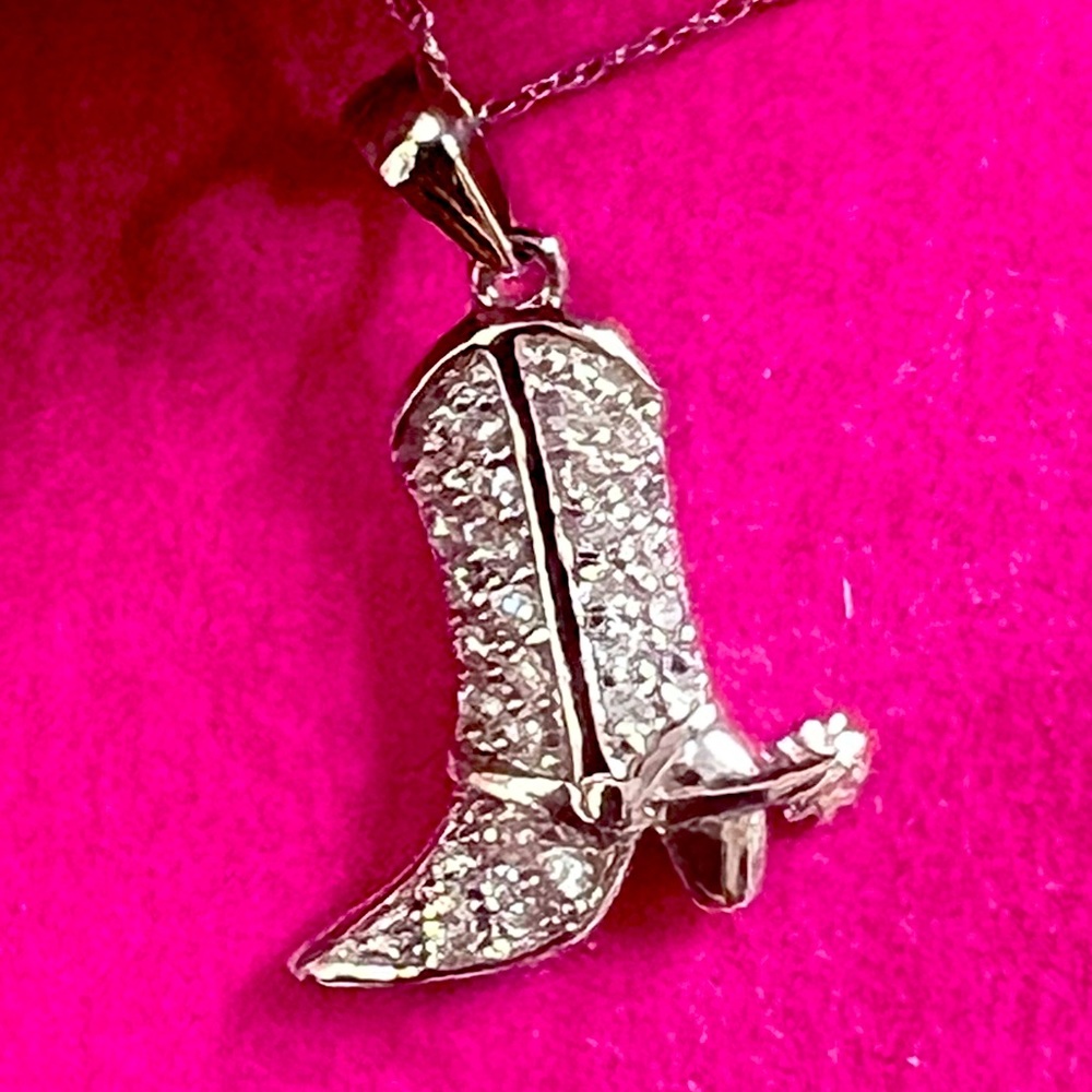 Sterling Silver Cowboy Boot Pendant & Chain 💗